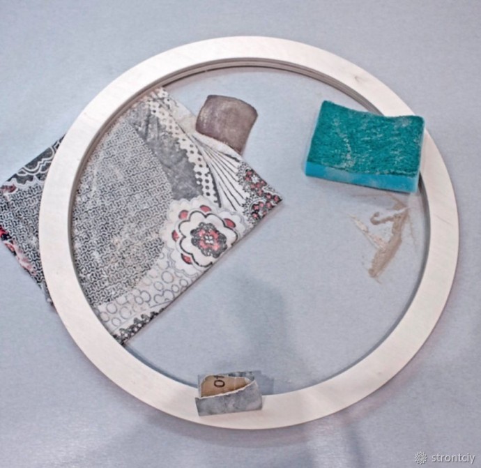 ​Расписываем интерьерные часы в смешанной технике: часть 2