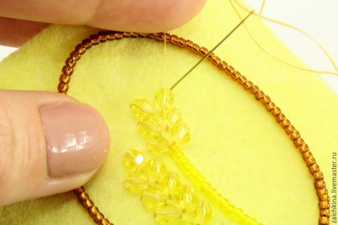 ​Вышиваем бисером брошь "Колоски": часть 2