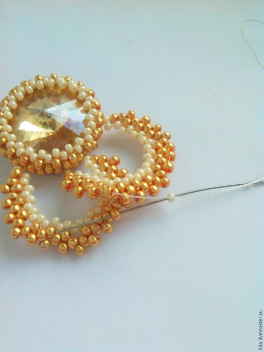 Создаем воздушные серьги "Golden Сrown": часть 2