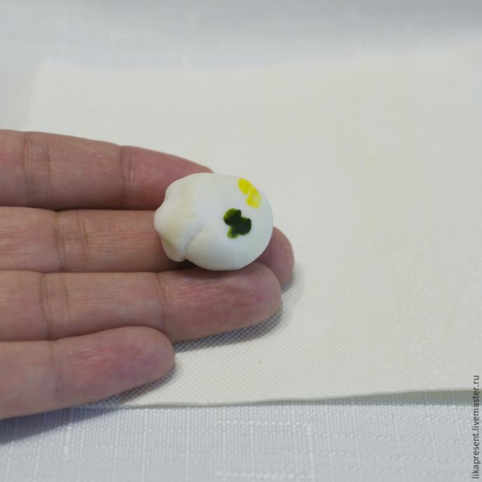 Лепим веточку калины из полимерной глины и холодного фарфора: часть 2