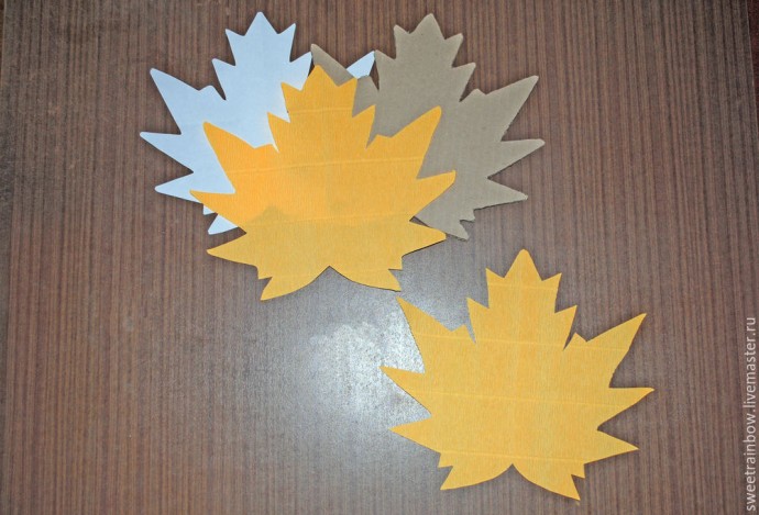 Делаем оригинальную композицию из конфет "Кленовый лист": часть 1