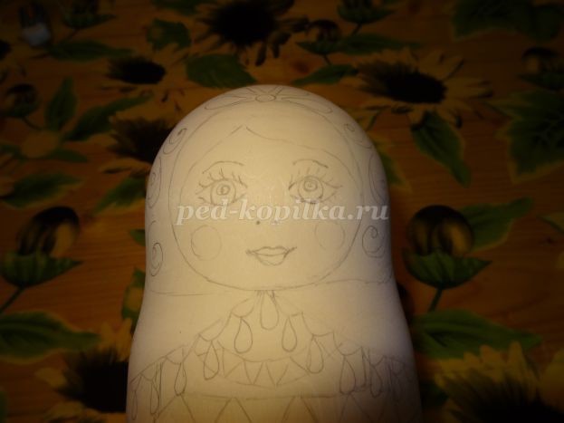 Роспись деревянной матрёшки: часть 1