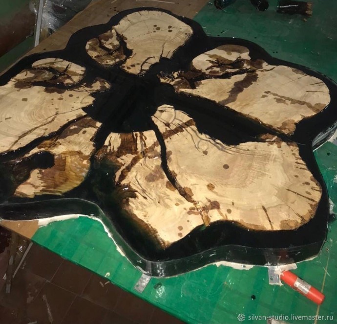 Создаём стол "Butterfly" в стиле бионики