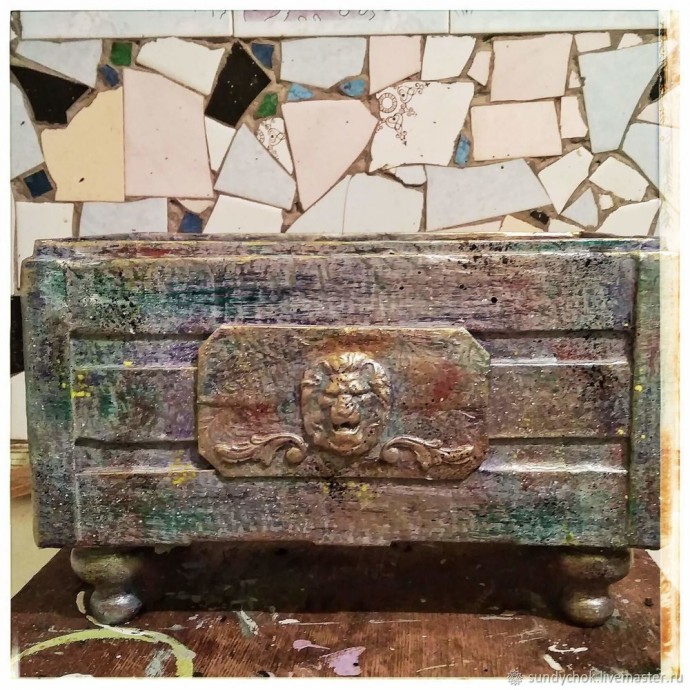 ​Ящик со львом в технике папье-маше: часть 4