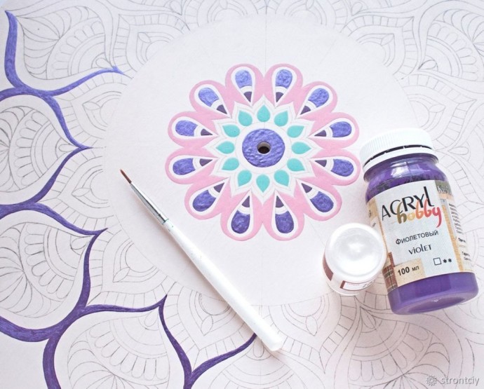 ​Расписываем интерьерные часы в смешанной технике: часть 4