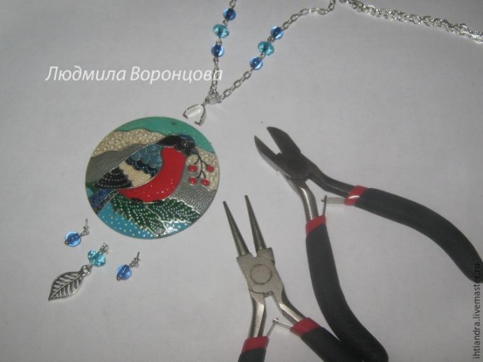 Создание кулона с росписью "Снегирь": часть 2