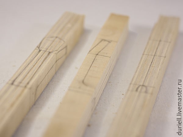 Мастерим миниатюрную гитару "Ретро" для куклы: часть 2