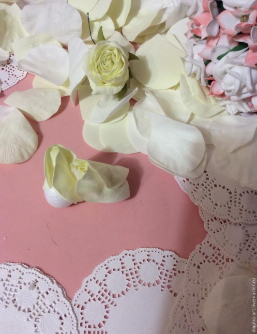 Создаем закрытые розы из фоамирана для свадебного букета: часть 1