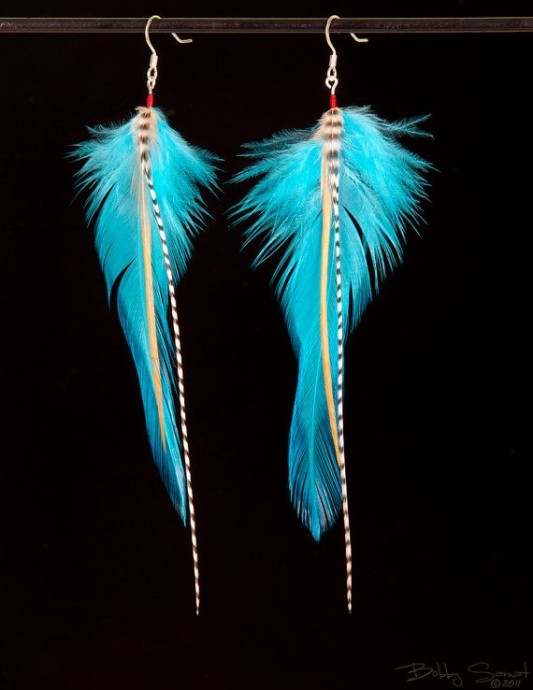 Серьги из перьев