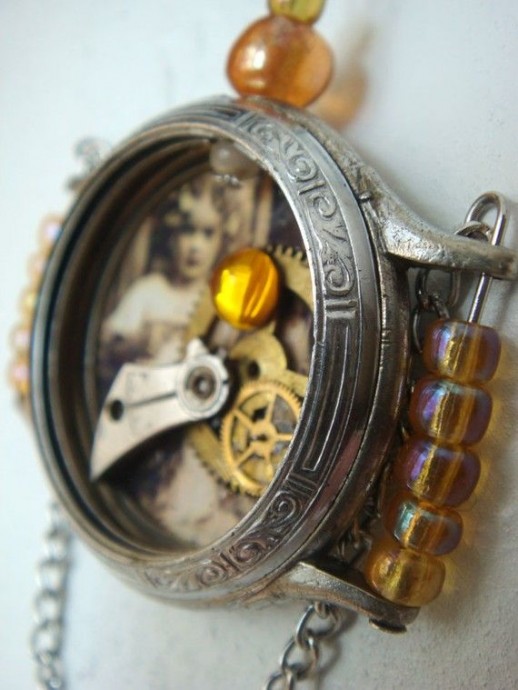 ​Украшения из старых часов