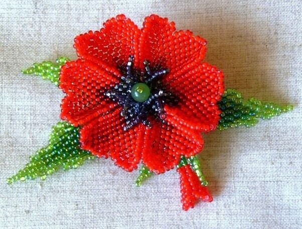 Плетём цветок мака из бисера