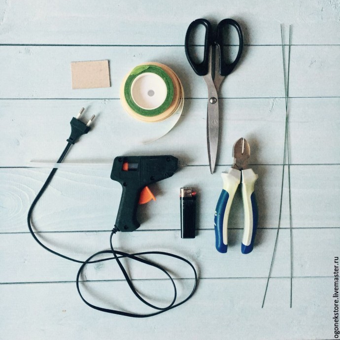 Создаем нежный свадебный браслет из живых цветов