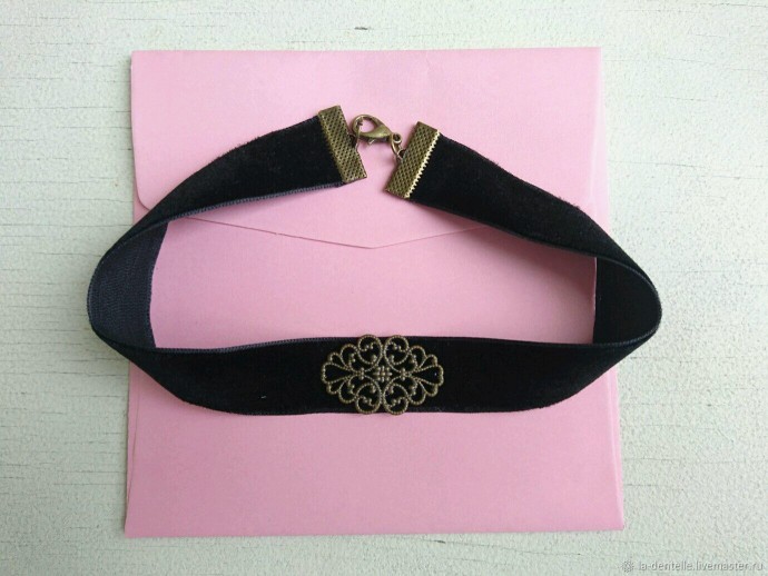 ​Чокеры из бархата и тесьмы