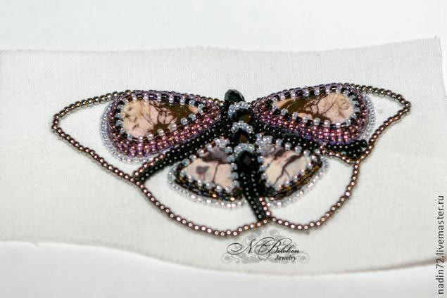 ​Вышивка бисером "Брошь-бабочка экзотическая": мастер-класс, часть 3
