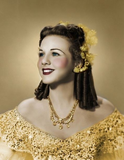 Колье ярусное с жёлтым перламутром