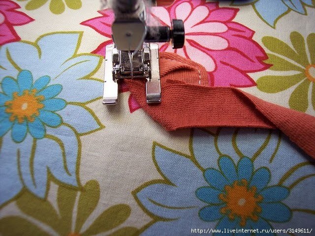 ​Прекрасная роза из тесьмы или полосы ткани