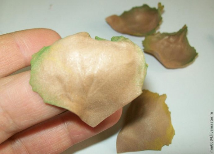 Создаем цветок из листьев: часть 2