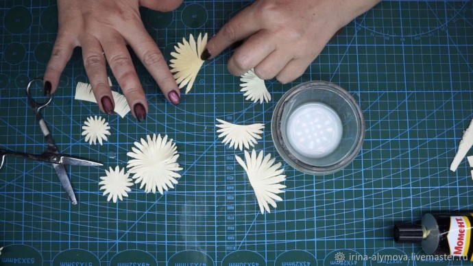 Мастерим хризантему из кожи: часть 1