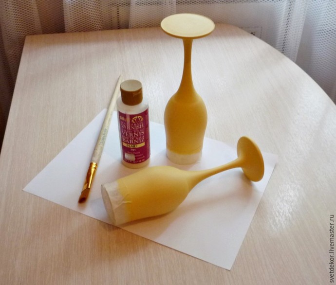 ​Как обогатить вид свадебных бокалов при помощи декора: часть 1