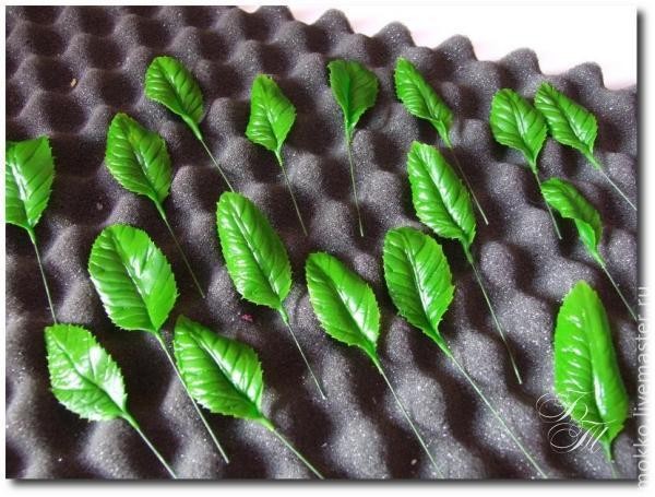 ​Лепим шиповник из полимерной глины: часть 3