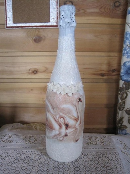 ​Декорирование романтичной бутылки в технике декупаж: часть 3