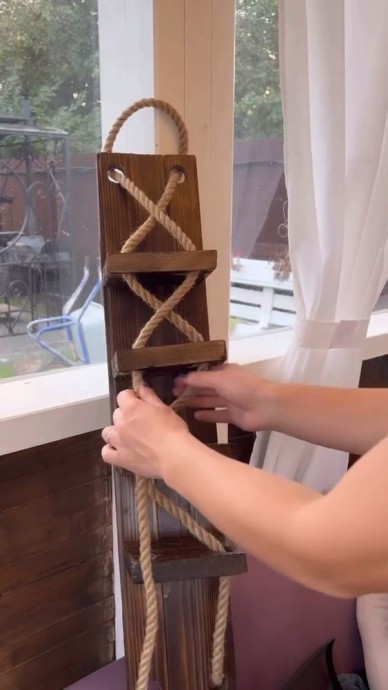 Оригинальная полка для вина