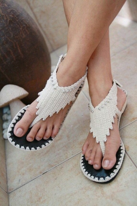 ​Идеи по украшению обычных резиновых шлепок