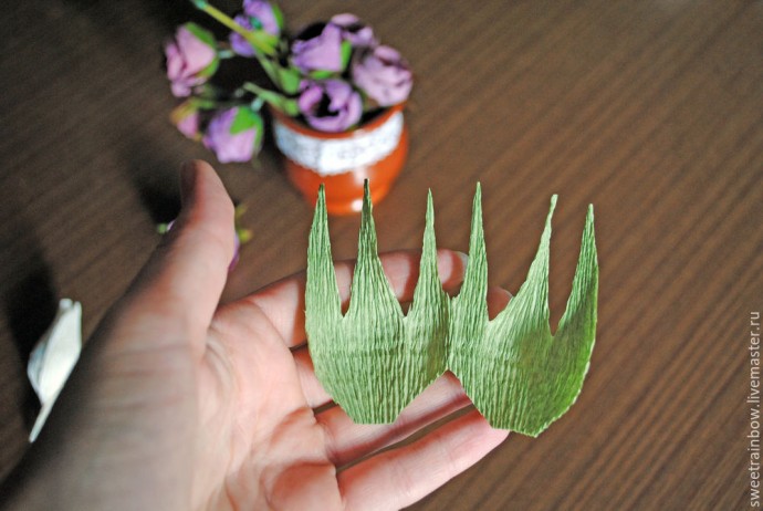 Делаем оригинальную композицию из конфет "Кленовый лист": часть 2