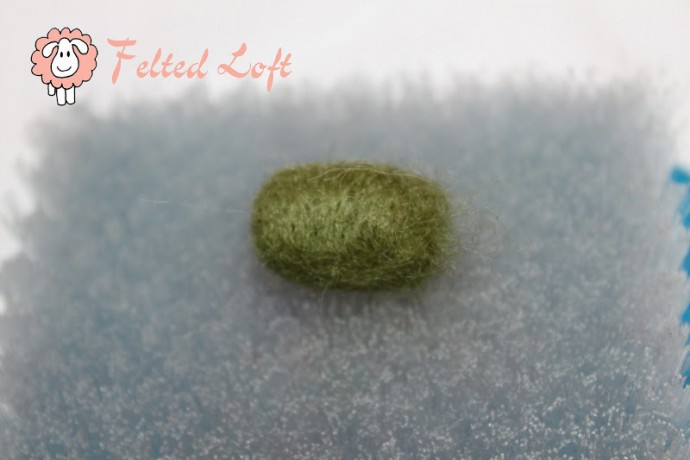 ​Один из вариантов валяния коробочки для мака