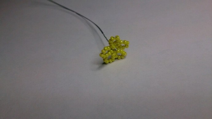 Мак из бисера