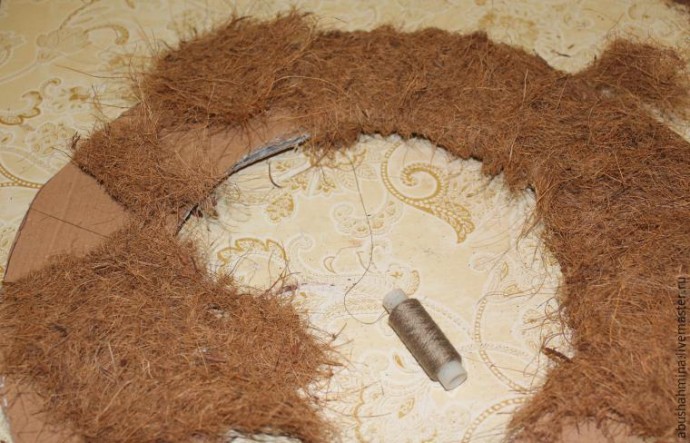 Делаем новогодний эко-венок из пробок