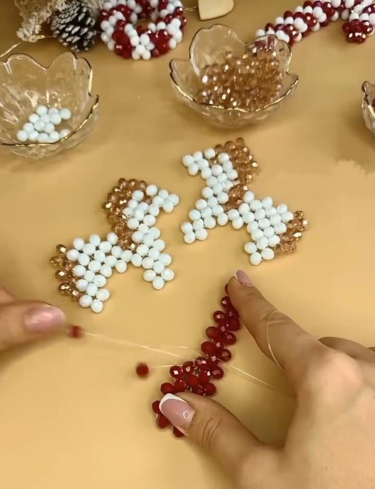 ​Новогодняя лошадка-подвеска