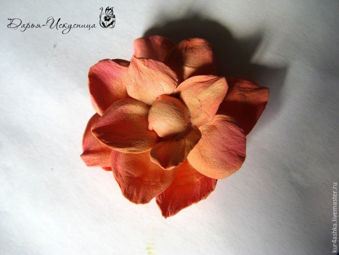 Декорируем свечу для семейного очага с цветами из фоамирана: часть 4