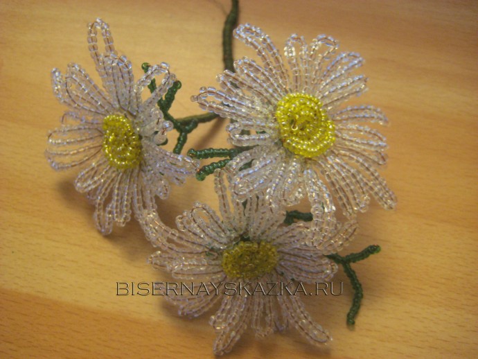 ​Ромашки из бисера