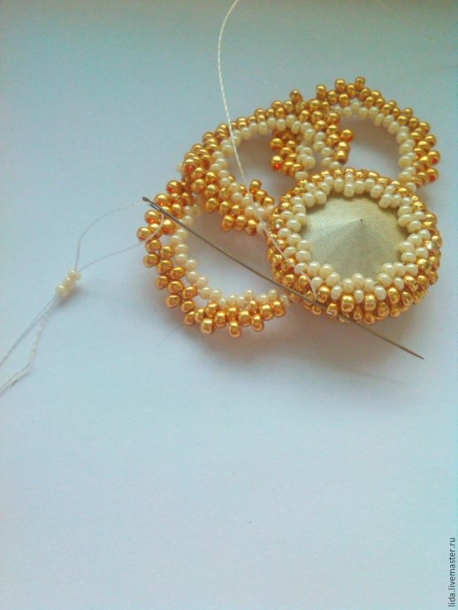 Создаем воздушные серьги "Golden Сrown": часть 2