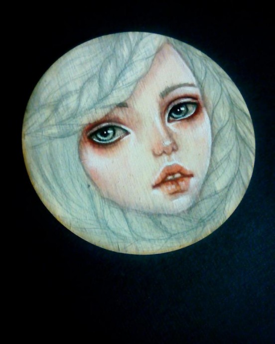 Рисуем темперой на деревянной поверхности