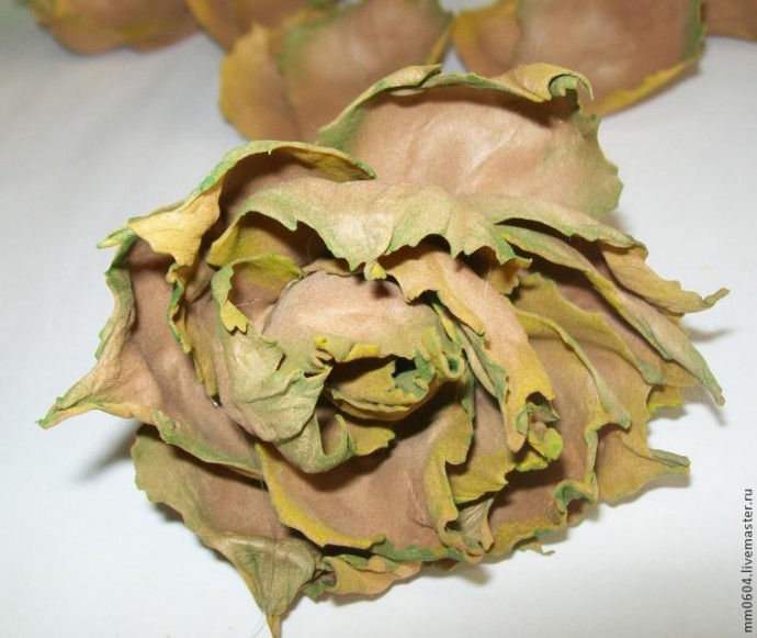 Создаем цветок из листьев: часть 3