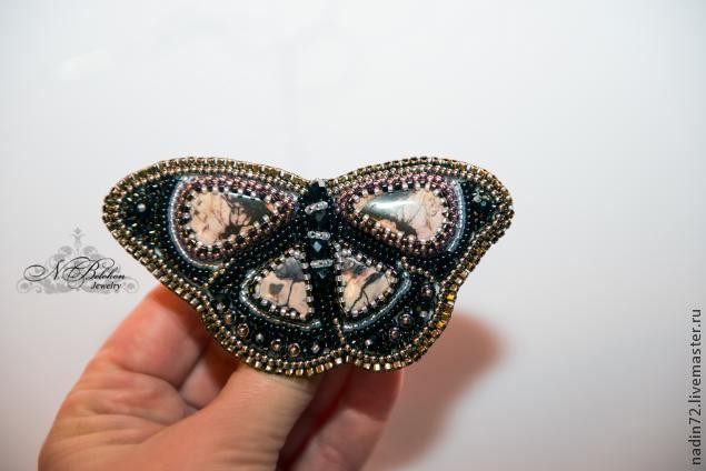 ​Вышивка бисером "Брошь-бабочка экзотическая": мастер-класс, часть 4