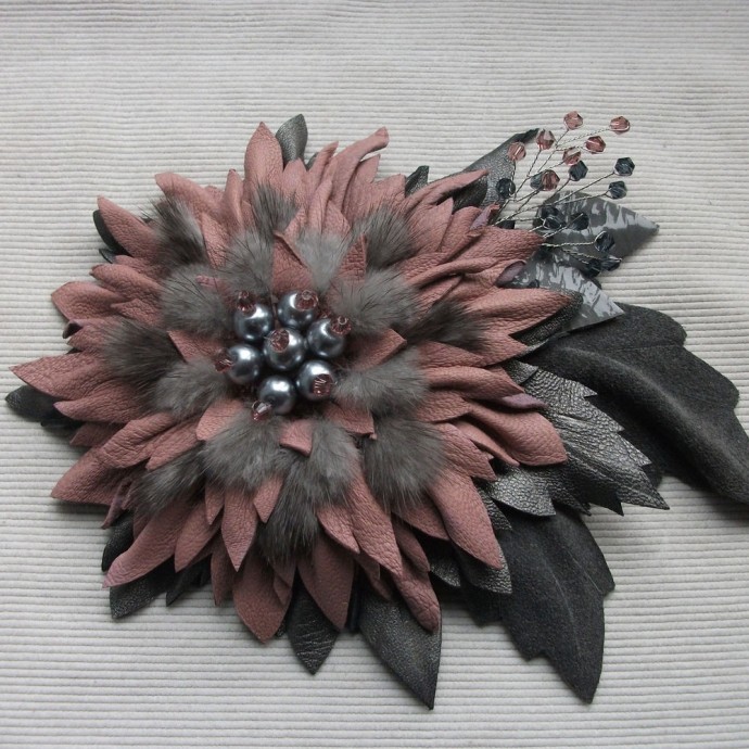 ​Изготовление брошей из кожи