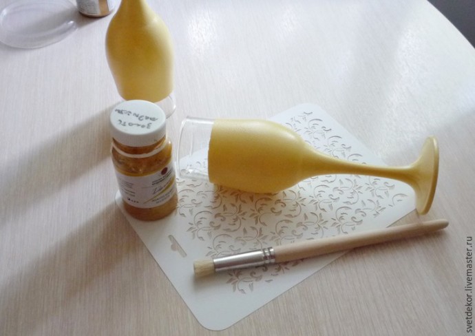 ​Как обогатить вид свадебных бокалов при помощи декора: часть 1