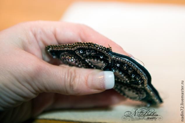 ​Вышивка бисером "Брошь-бабочка экзотическая": мастер-класс, часть 4