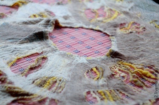 Пелерина валяная из фактурной пряжи: часть 2