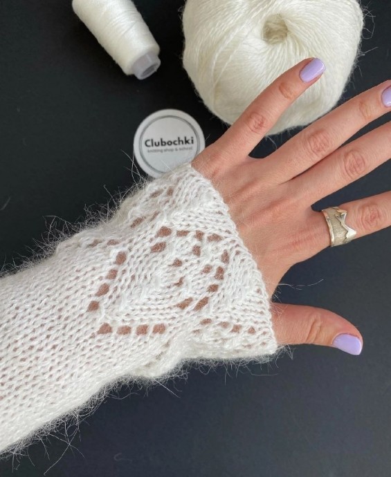 ​Ажурный узор спицами для отделки рукавов