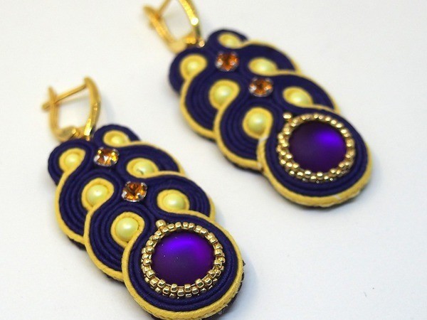 Делаем сережки в технике сутажной вышивки Делаем сережки в технике сутажной вышивки