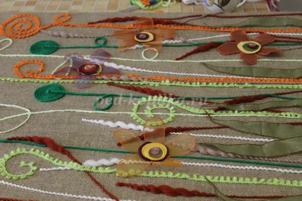 Панно из ткани и пряжи: часть 3