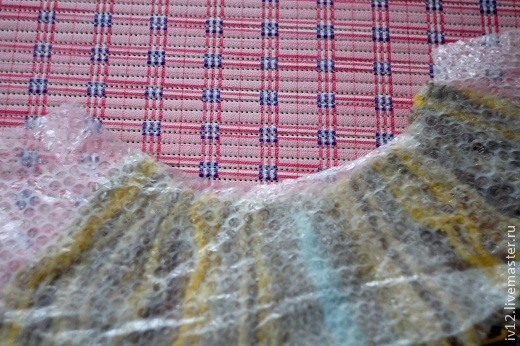 Пелерина валяная из фактурной пряжи: часть 2