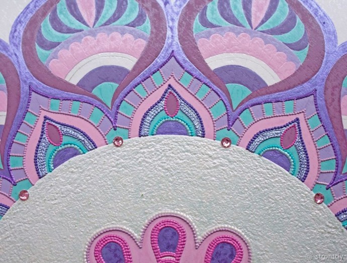 ​Расписываем интерьерные часы в смешанной технике: часть 5