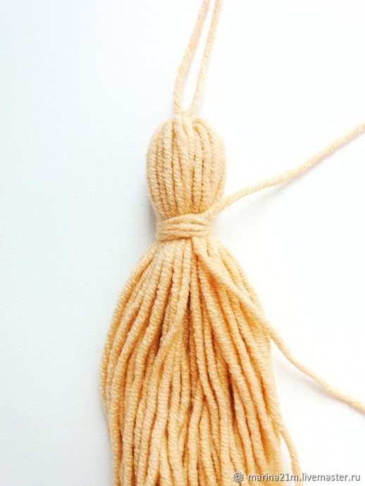 Делаем кисть из пряжи Делаем кисть из пряжи