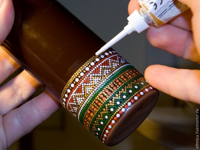 Точечная роспись бутылки в африканском стиле: часть 2