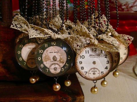 ​Украшения из старых часов